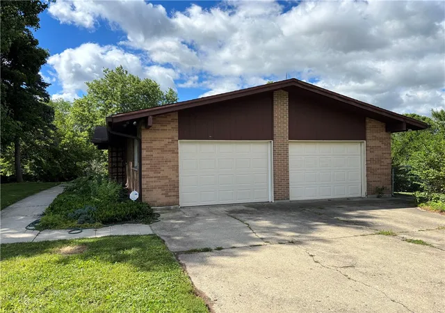 Homes for sale in Bath Twp, OH | 4085 W Enon Rd, Bath Twp, OH 45324 | MLS# 962841