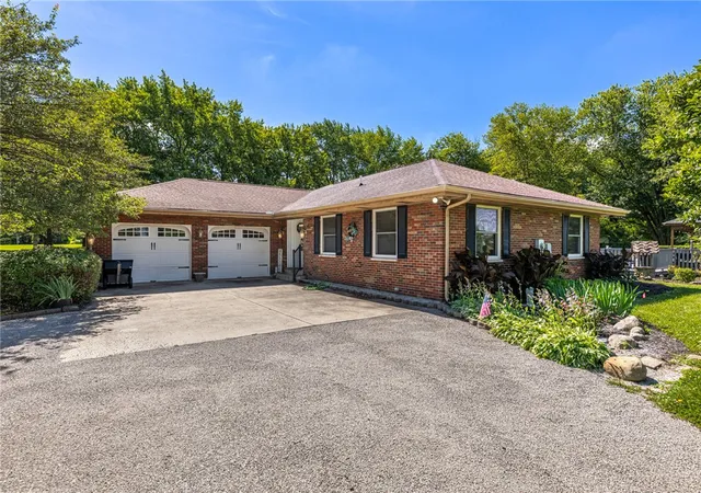 Homes for sale in Clearcreek Twp, OH | 2063 Pekin Rd, Clearcreek Twp, OH 45068 | MLS# 962844