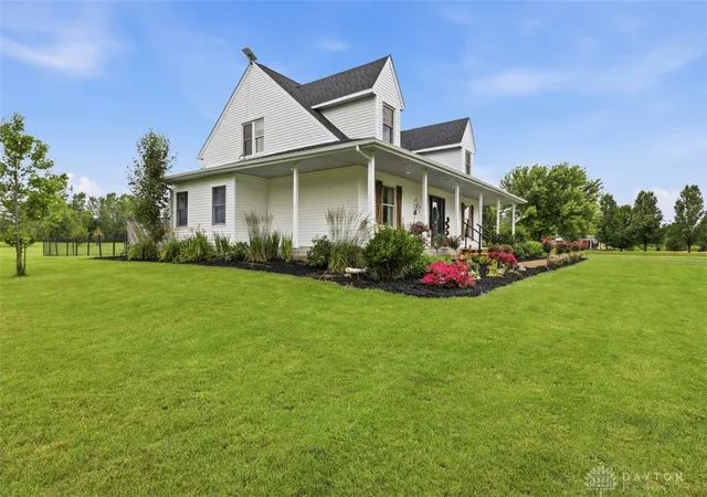 Homes for sale in West Alexandria, OH | 1429 Twin Rd, West Alexandria, OH 45381 | MLS# 962797