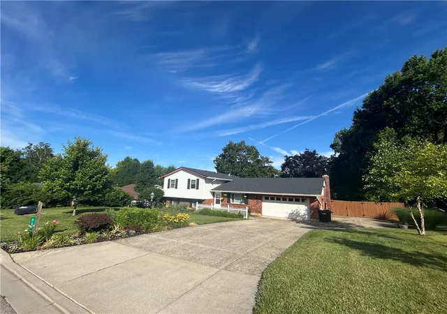 Homes for sale in Beavercreek, OH | 619 Talowood Dr, Beavercreek, OH 45430 | MLS# 962840