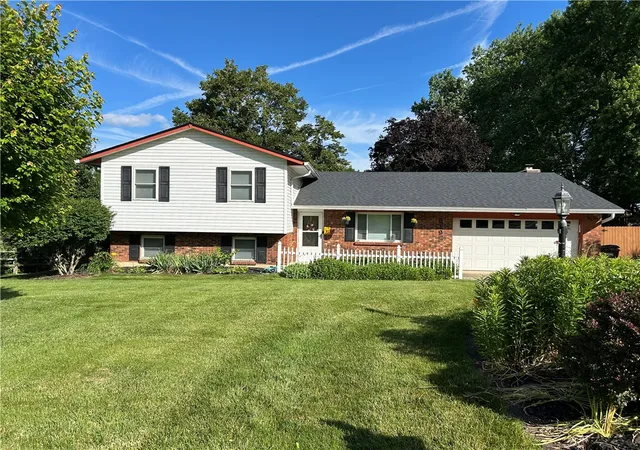 Homes for sale in Beavercreek, OH | 619 Talowood Dr, Beavercreek, OH 45430 | MLS# 962840