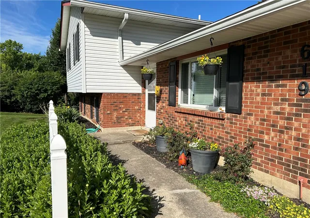 Homes for sale in Beavercreek, OH | 619 Talowood Dr, Beavercreek, OH 45430 | MLS# 962840