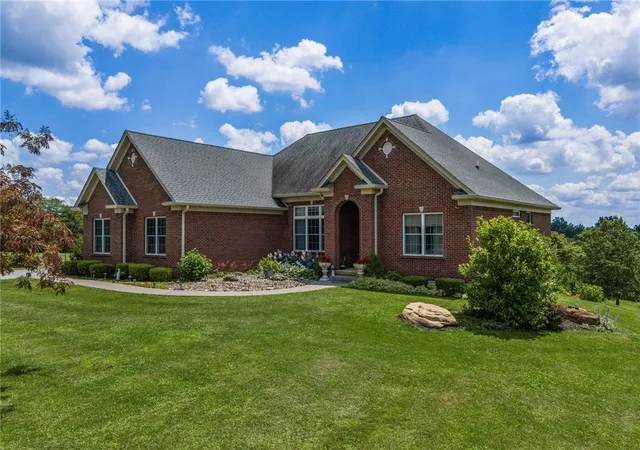 Homes for sale in Hillsboro, OH | 6880 Oakridge Rd, Hillsboro, OH 45133 | MLS# 962898