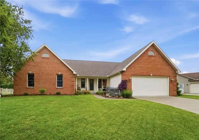 Homes for sale in Bath Twp, OH | 656 Gardenview Cir, Bath Twp, OH 45801 | MLS# 962874