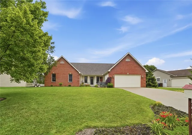 Homes for sale in Bath Twp, OH | 656 Gardenview Cir, Bath Twp, OH 45801 | MLS# 962874