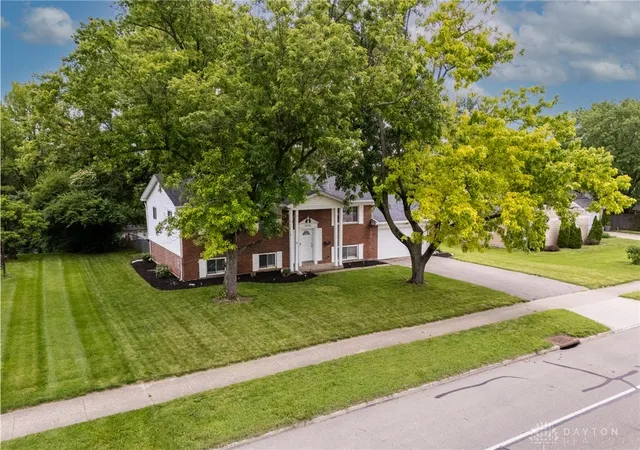 Homes for sale in Kettering, OH | 4406 Wilmington Pike, Kettering, OH 45440 | MLS# 962948
