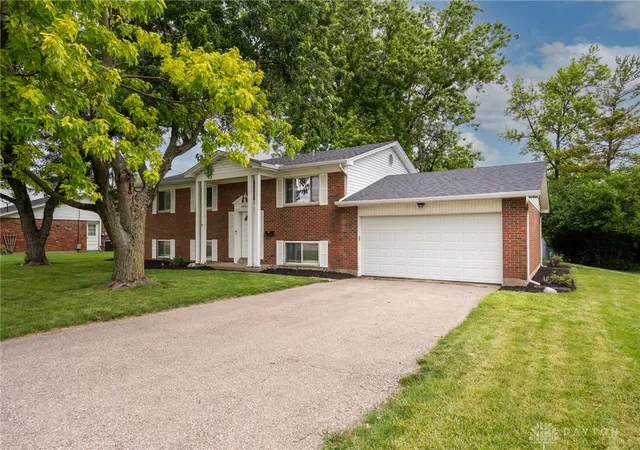 Photo 3 of Single family home for sale at 4406 Wilmington Pike, Dayton, OH 45440 | MLS# 962948 | Listing updated on 2026-08-04