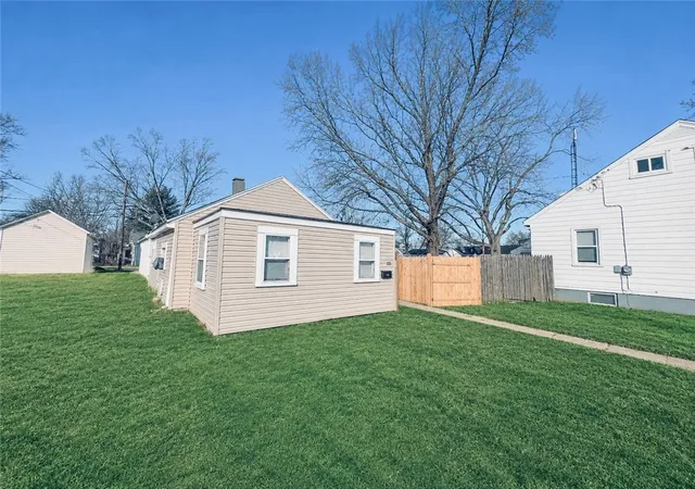 2nd image of 4041 Old Riverside Dr, Dayton, OH 45405 | MLS# 962920