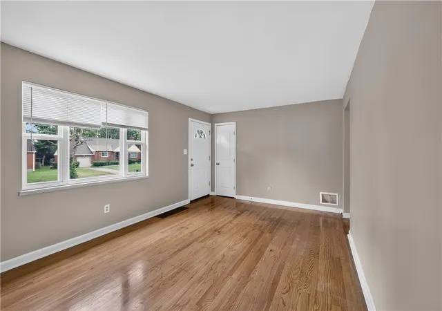 5th image of 4022 Foxboro Dr, Dayton, OH 45416 | MLS# 960738