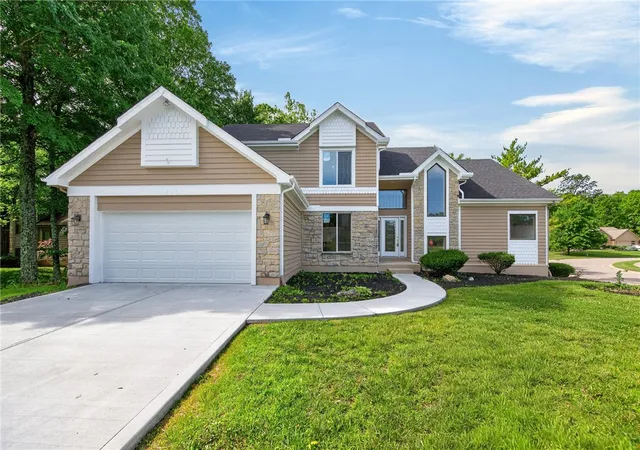 Homes for sale in Springboro, OH | 811 Wind Bluff Pt, Springboro, OH 45066 | MLS# 962984