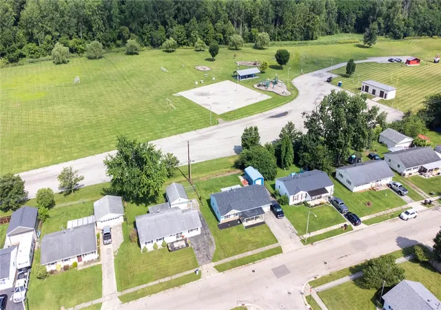 4th image of 803 Weinland Dr, New Carlisle, OH 45344 | MLS# 962991