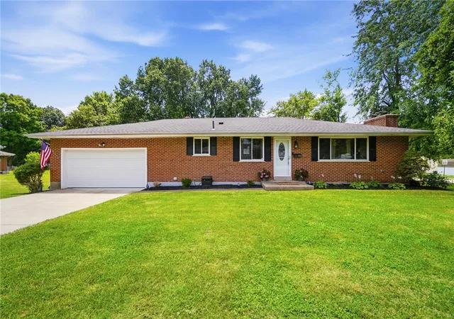 3rd image of 205 Parker Dr, Springboro, OH 45066 | MLS# 963009