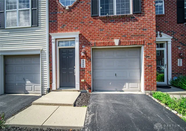 Homes for sale in Beavercreek, OH | 4300 Straight Arrow Rd, Beavercreek, OH 45430 | MLS# 962644