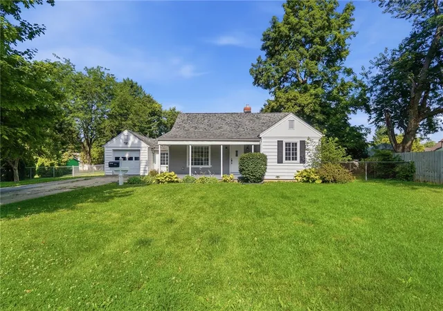 Homes for sale in Enon Vlg, OH | 239 S Pleasant St, Enon Vlg, OH 45323 | MLS# 963059
