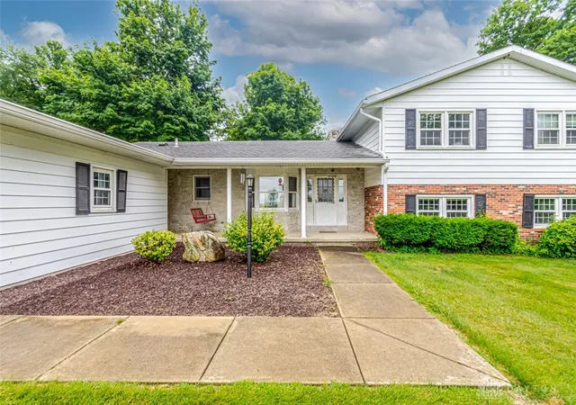 Homes for sale in Eaton, OH | 2274 Mann Rd, Eaton, OH 45320 | MLS# 962932