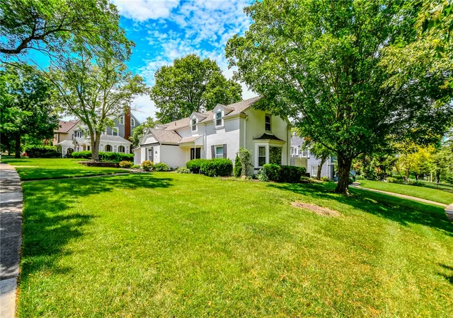 Homes for sale in Oakwood, OH | 305 Northview Rd, Oakwood, OH 45419 | MLS# 963006