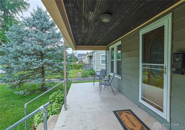 3rd image of 1613 Oberon Dr, Middletown, OH 45042 | MLS# 963171