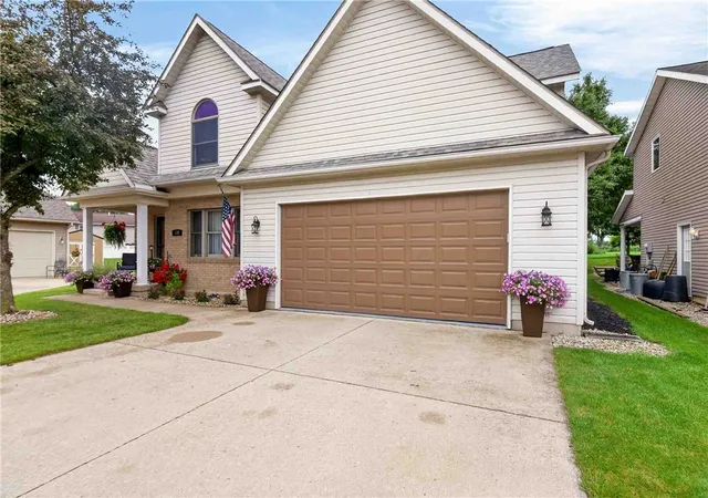 Photo 2 of Single family home for sale at 120 Village Green Dr, Sidney, OH 45365 | MLS# 962657 | Listing updated on 2026-08-27