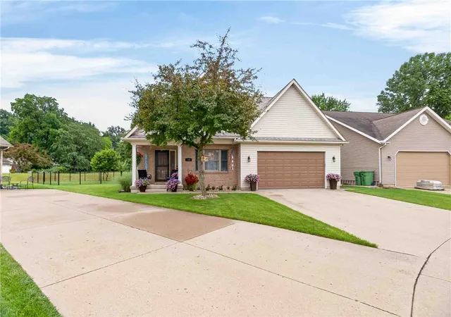 Homes for sale in Sidney, OH | 120 Village Green Dr, Sidney, OH 45365 | MLS# 962657