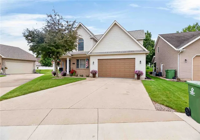 Homes for sale in Sidney, OH | 120 Village Green Dr, Sidney, OH 45365 | MLS# 962657