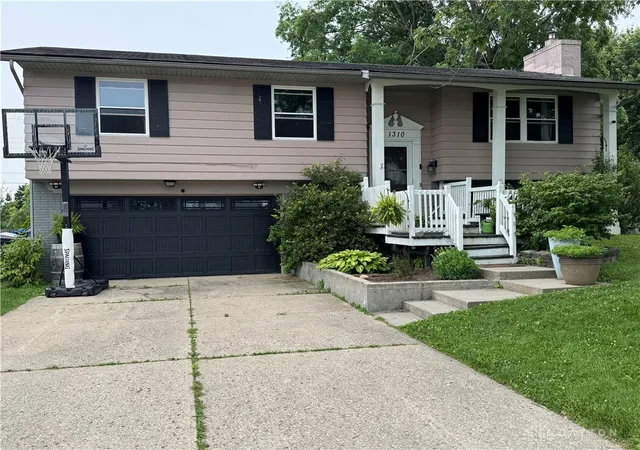 Photo 18 of Single family home for sale at 1310 Westmoor Dr, Wilmington, OH 45177 | MLS# 963223 | Listing updated on 2026-07-06