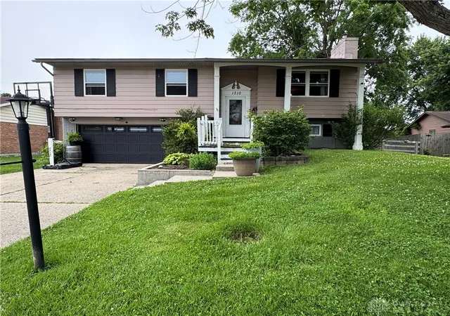 Photo 1 of Single family home for sale at 1310 Westmoor Dr, Wilmington, OH 45177 | MLS# 963223 | Listing updated on 2026-07-06