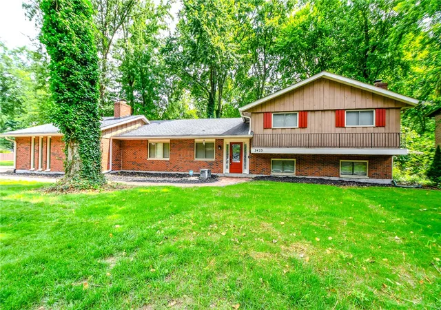 2nd image of 2425 Westlawn Dr, Dayton, OH 45440 | MLS# 962345