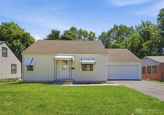 Homes for sale in Dayton, OH | 50 Murray Hill Dr, Dayton, OH 45403 | MLS# 963280