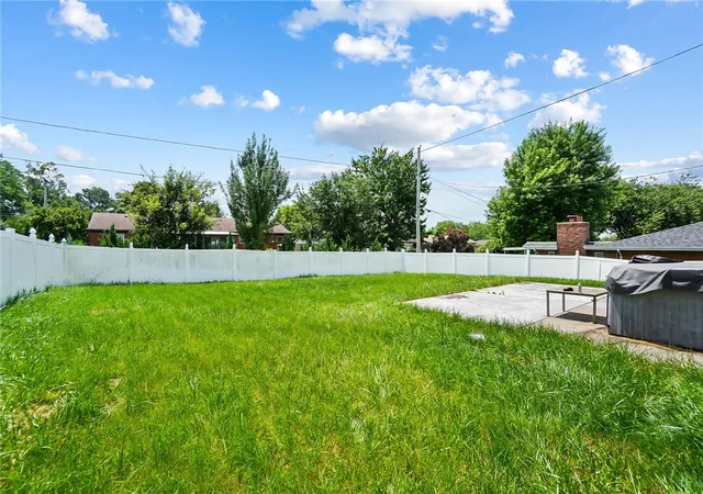 Homes for sale in Dayton, OH | 4544 College View Dr, Dayton, OH 45417 | MLS# 963144