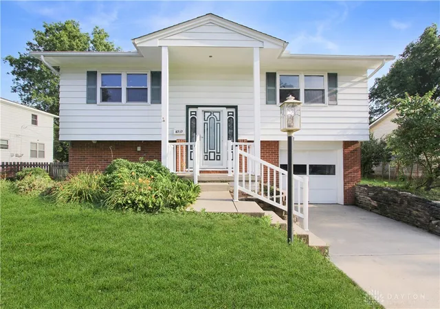 Homes for sale in Reynoldsburg, OH | 6717 Red Coach Ln, Reynoldsburg, OH 43068 | MLS# 963320