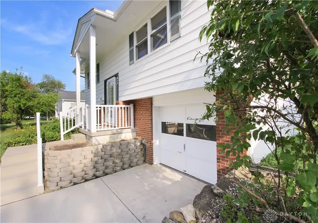 Homes for sale in Reynoldsburg, OH | 6717 Red Coach Ln, Reynoldsburg, OH 43068 | MLS# 963320
