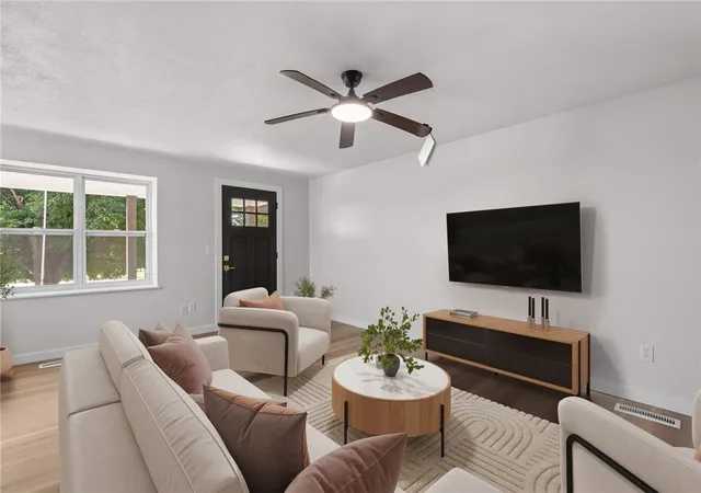 3rd image of 210 N Riley Blvd, Franklin, OH 45005 | MLS# 963212