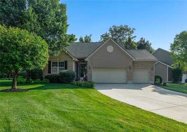 1st image of 5811 Oak Creek Trl, Dayton, OH 45424 | MLS# 962911