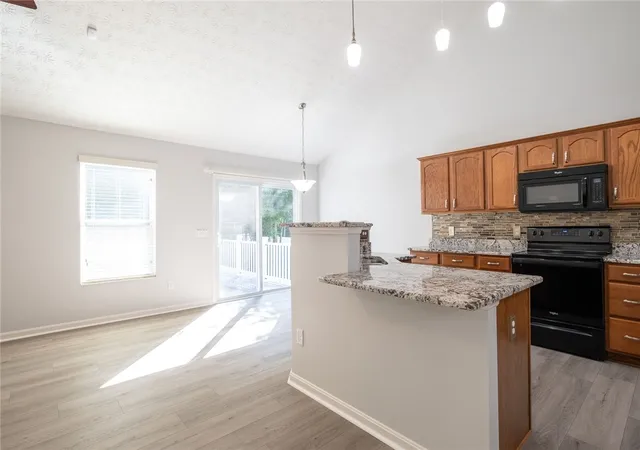 4th image of 5811 Oak Creek Trl, Dayton, OH 45424 | MLS# 962911