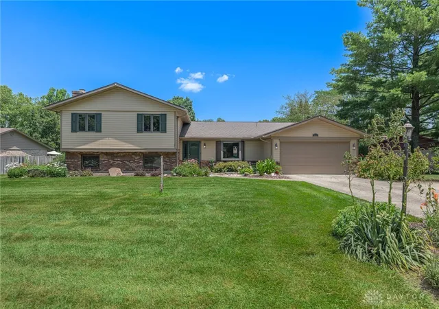 1st image of 8920 Olde Farm Ln, Washington Twp, OH 45458 | MLS# 963251