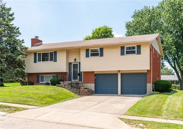 3rd image of 827 Moon Ct, Miamisburg, OH 45342 | MLS# 963383