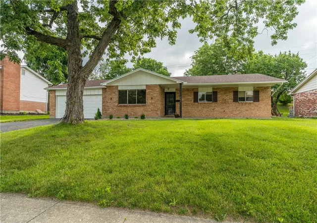 2nd image of 861 Kenbrook Dr, Vandalia, OH 45377 | MLS# 963382