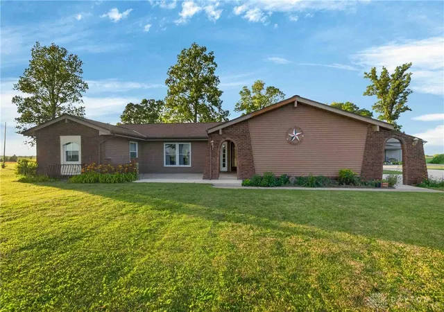 Photo 3 of Single family home for sale at 18477 Linker Rd, Jackson Center, OH 45334 | MLS# 963412 | Listing updated on 2026-08-04