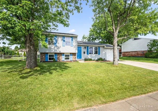 Homes for sale in Englewood, OH | 306 Westerly Hills Dr, Englewood, OH 45322 | MLS# 963448