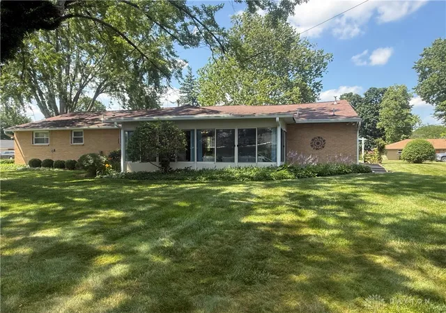 Homes for sale in Englewood, OH | 520 Berkshire Cir, Englewood, OH 45322 | MLS# 963450
