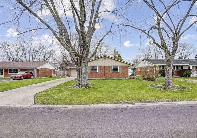 Homes for sale in Englewood, OH | 421 Merrymaid Dr, Englewood, OH 45322 | MLS# 963445