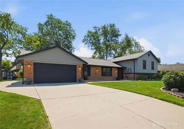 Photo 3 of Sale Pending at 3695 Meadowcourt Dr, Beavercreek, OH 45431 | MLS# 963431 | Listing updated on 2026-08-28
