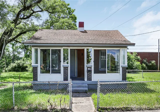 Photo 1 of Single family home for sale at 201 S Kilmer St, Dayton, OH 45417 | MLS# 963459 | Listing updated on 2026-07-06