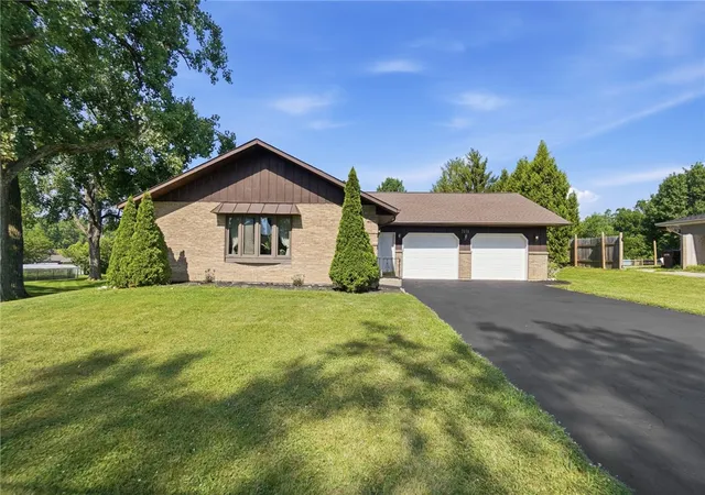 Homes for sale in Butler Twp, OH | 7579 Downing St, Butler Twp, OH 45414 | MLS# 963480