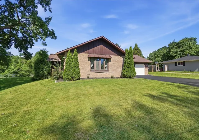 Homes for sale in Butler Twp, OH | 7579 Downing St, Butler Twp, OH 45414 | MLS# 963480