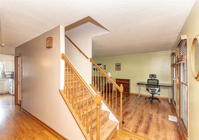 3rd image of 509 Tara Oaks Dr, Middletown, OH 45042 | MLS# 963483