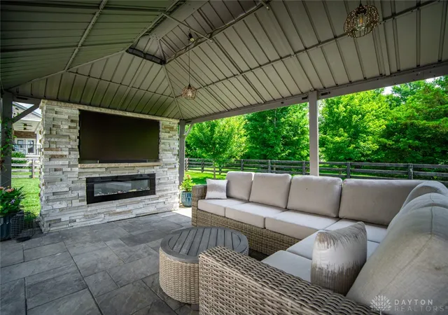 4th image of 1720 Red Clover Dr, Turtlecreek Twp, OH 45036 | MLS# 963104