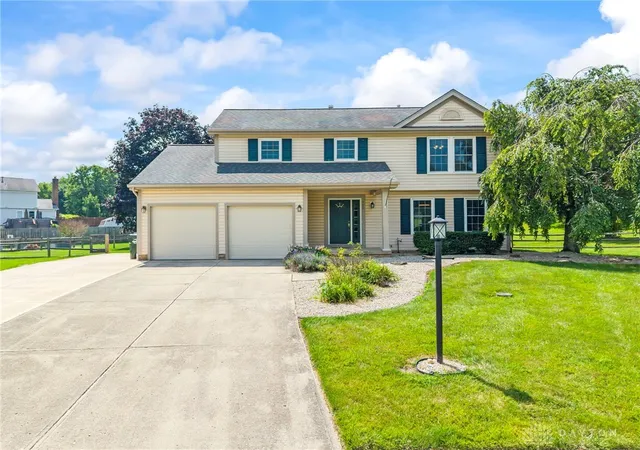 Homes for sale in Beavercreek, OH | 720 Woodspring Ct, Beavercreek, OH 45430 | MLS# 963437