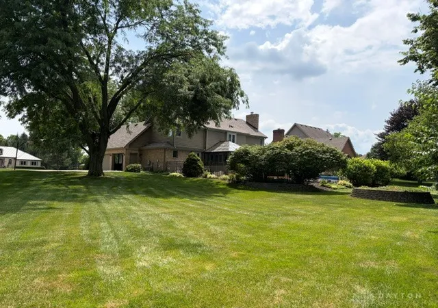 3rd image of 2045 Canterbury Ct, Troy, OH 45373 | MLS# 963624