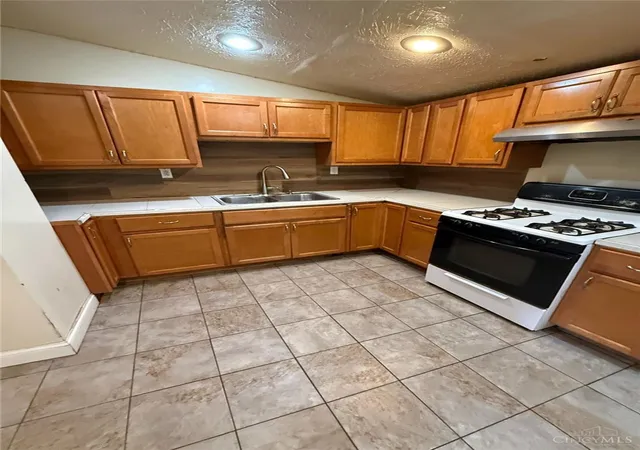 Photo 3 of Sale Pending at 115 W Warren St, Lebanon, OH 45036 | MLS# 963634 | Listing updated on 2026-07-29